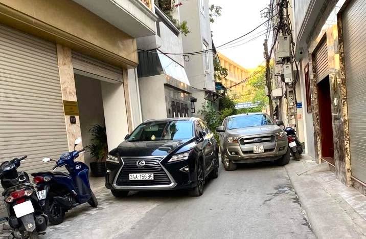 Nhà riêng 130m² tại Phường Việt Hưng giá 26 tỷ - Thiết kế 5 tầng hiện đại, thang máy