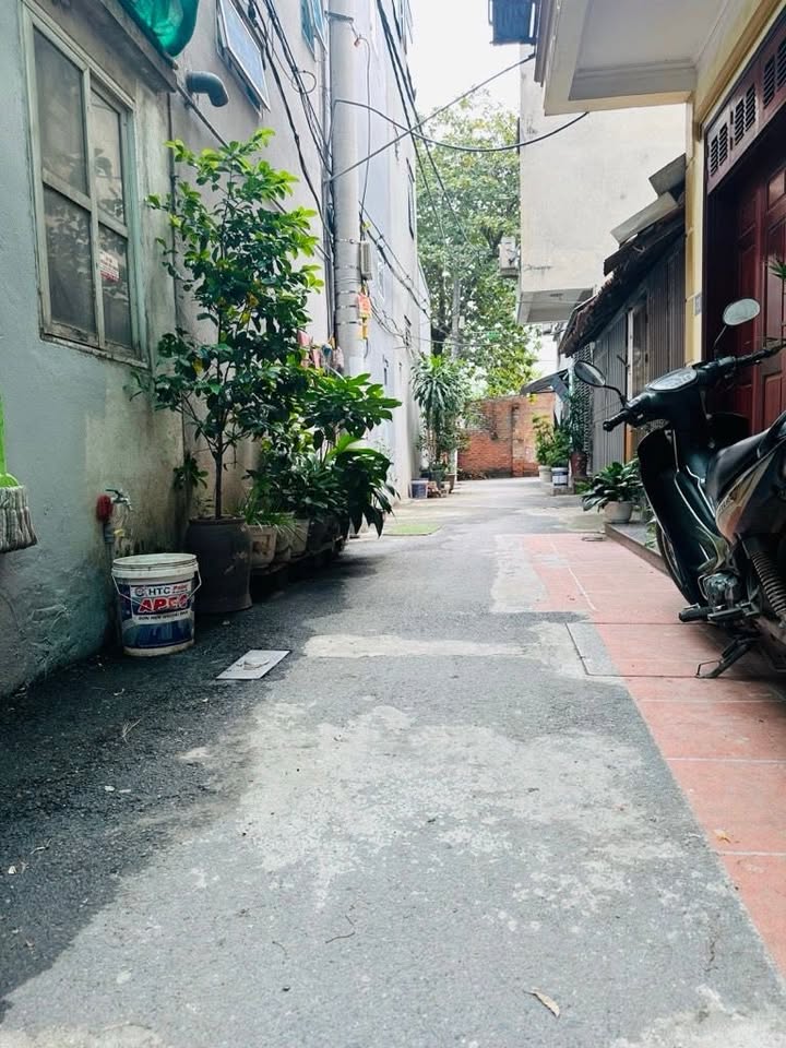 Nhà riêng Xuân Phương, 30m² giá 6 tỷ - Ô tô tránh đỗ gần nhà!