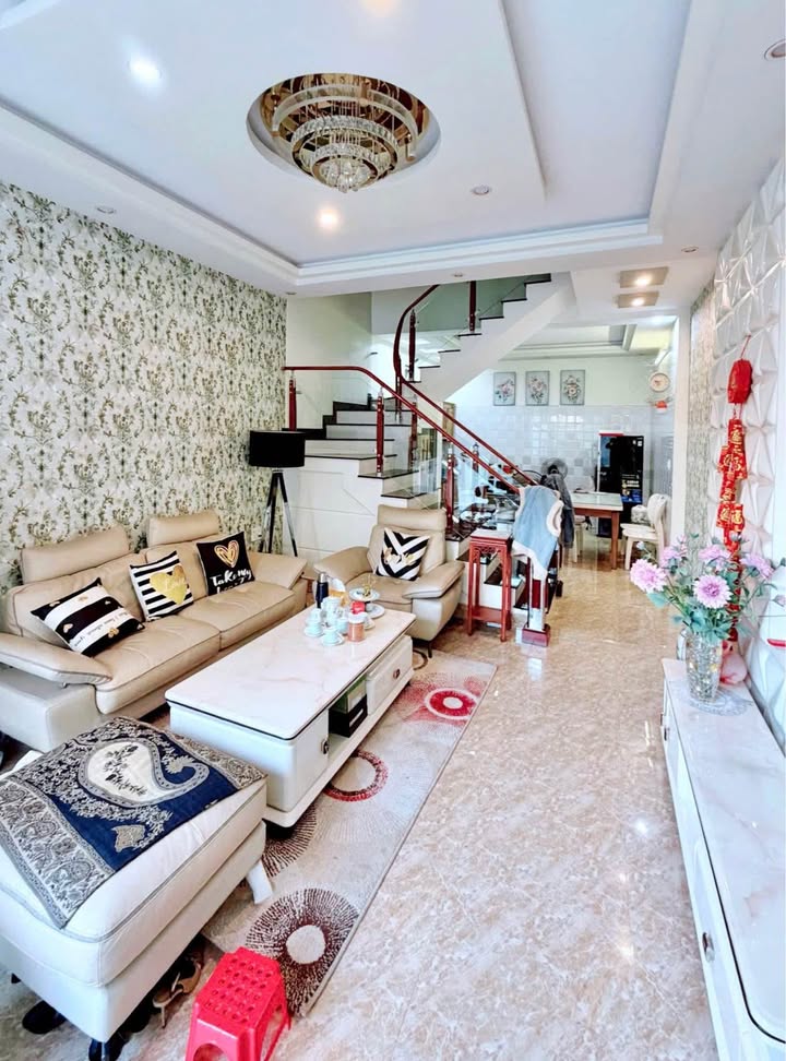 Nhà phố Ngô Gia Tự, Hải An 46m² giá 3.5 tỷ - Ô tô đỗ cửa, vị trí đắc địa!