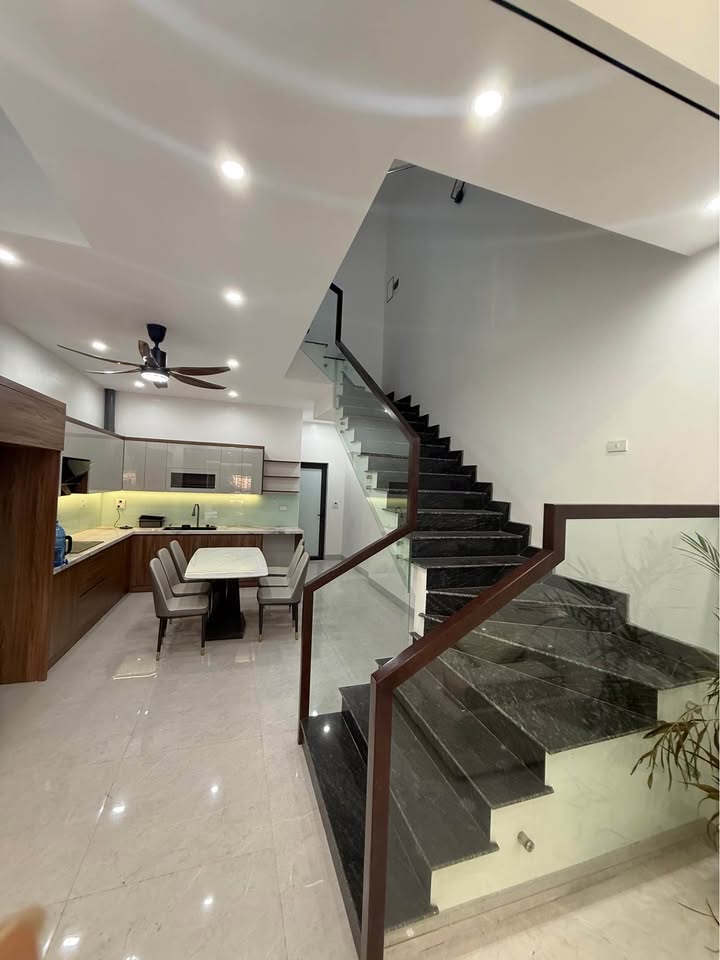 Bán nhà 3 tầng Ngô Gia Tự, Nam Bình, Ninh Bình 77,7m² - Vị trí trung tâm, tiện ích đầy đủ!