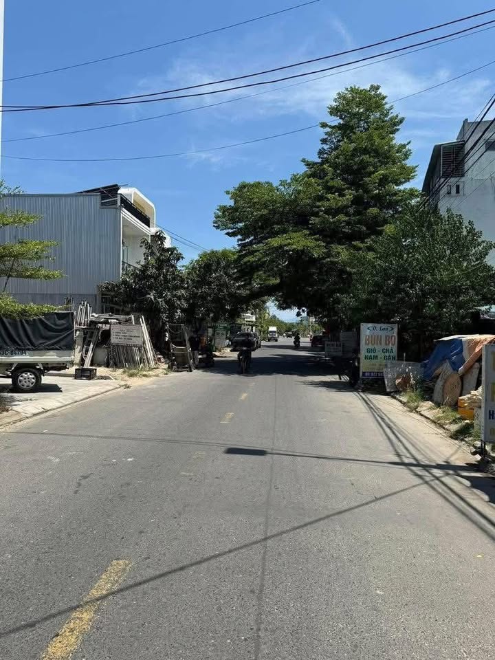 Nhà cho thuê 2 tầng mặt tiền Hoà Bình, Hoà Quý, Ngũ Hành Sơn 200m² - Giá chỉ 8 triệu/tháng!