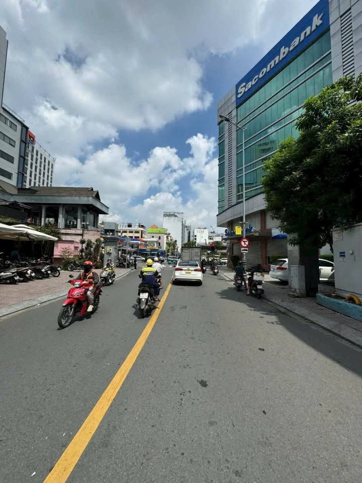 FrontHouse 68 Vũ Tông Phan, Q4 - 100m² giá 3x tỷ - Cơ hội đầu tư hiếm có!