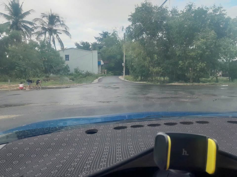 Bán Gấp FrontHouse Mặt Tiền Đường Bùi Huy Bích 161m² - Gần Sân Bay Phú Bài!