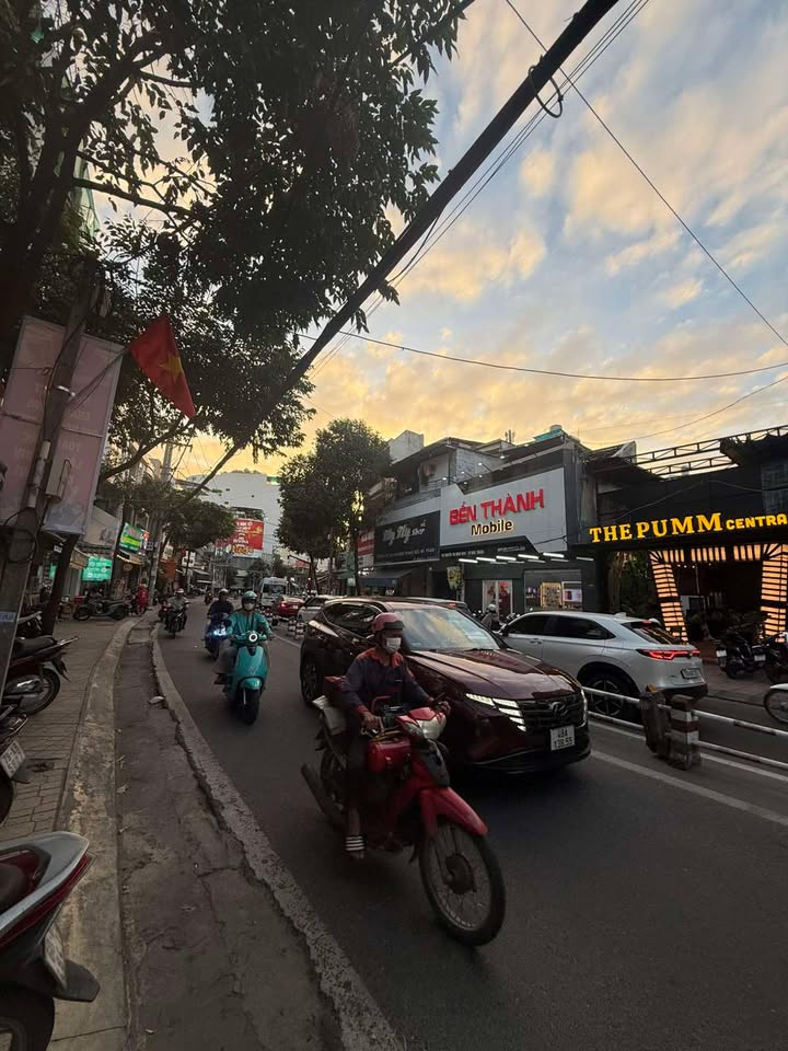 Mặt bằng kinh doanh 2 mặt tiền đường Nguyễn Thị Minh Khai 296.4m² giá 53.35 tỷ - Cơ hội vàng cho nhà đầu tư!