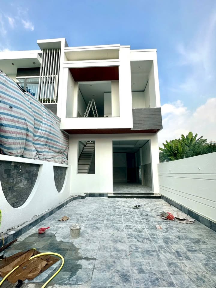 Nhà trệt lầu Tân An Thủ Dầu Một 115m² giá 3.18 tỷ - Bán gấp, chính chủ!