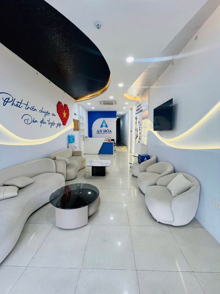 Nhà mặt tiền Lê Hồng Phong, Quận 10, Diện tích 500m² - Giá thuê 65 triệu/tháng