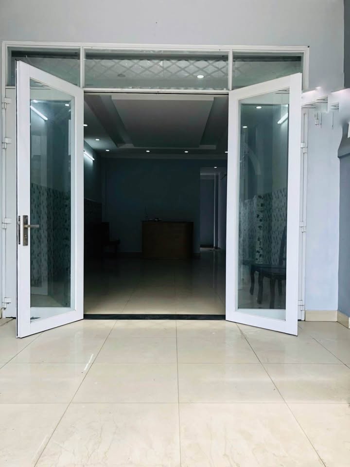 Nhà mặt tiền Hiệp Thành, Q12, 100m² giá 6.7 tỷ - Kinh doanh đỉnh cao!