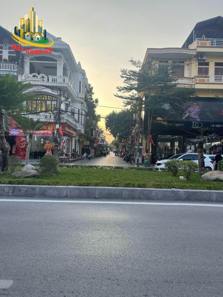 Nhà phố 1,5 tầng Đông Thành 56m² giá 4 tỷ - Khu vực kinh doanh sầm uất!