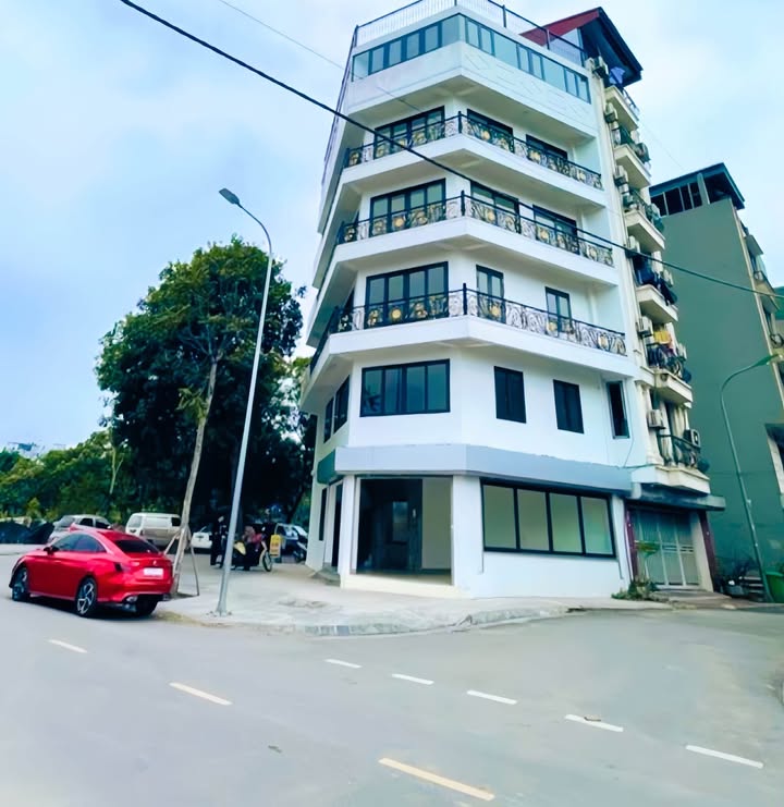Nhà lô góc 7 tầng Ngọc Thụy 58m² giá 23.8 tỷ - Thiết kế hiện đại, view công viên tuyệt đẹp!