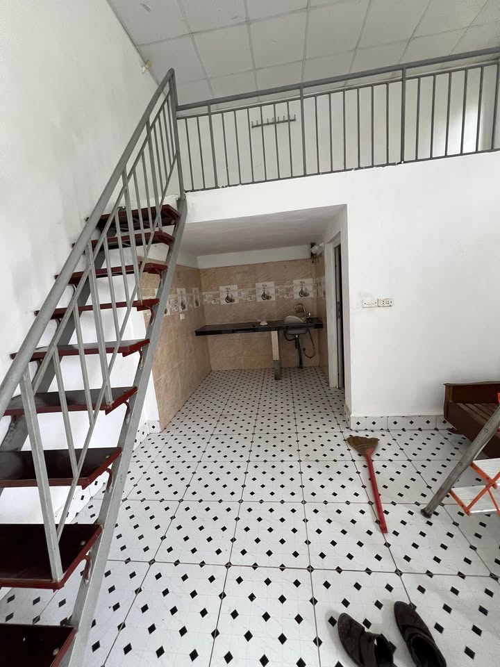 Nhà riêng cho thuê tại Đại Mỗ, 40m² giá 4.5 triệu - Ô tô đỗ cửa, điện nước giá nhà nước!