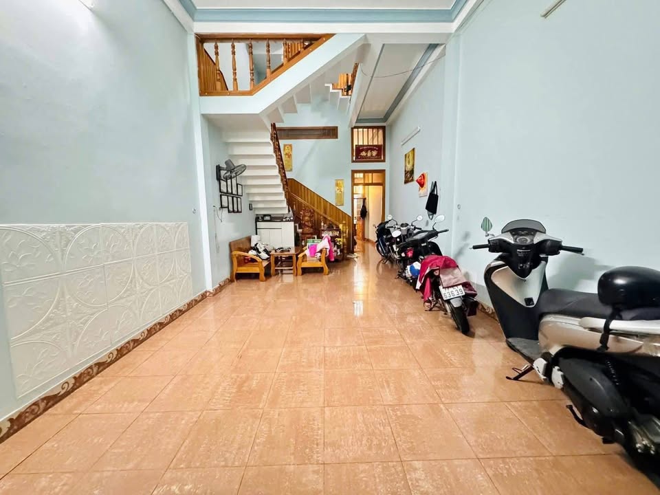 Nhà 3 tầng mặt tiền đường Quy Nhơn Nam 74m² giá 6 tỷ - Chính chủ, sổ đỏ!