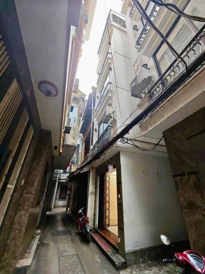 Nhà mặt ngõ 38m² phố 8/3, Hai Bà Trưng giá 8 tỷ - Kinh doanh nhỏ lẻ lý tưởng!