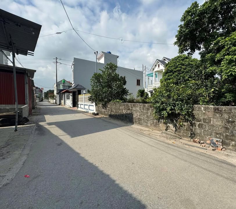 Đất nền TPH.Yên 100m² giá 3 tỷ - Ô tô tránh, vị trí đắc địa!