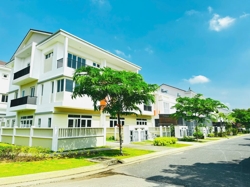 Townhouse Vườn Thiên Đàng 2 Bến Cát 180m² giá 4.1 tỷ - Sổ hồng sắp có!