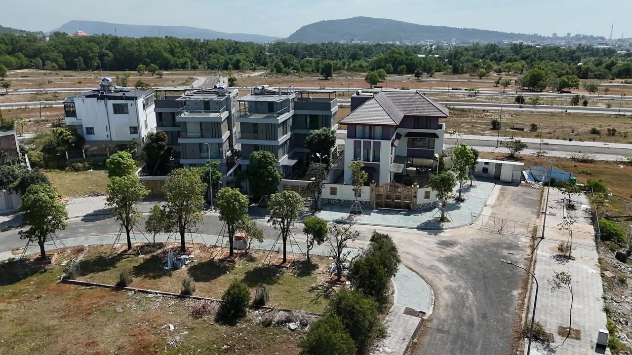 Đất nền tái định cư Dương Đông 300m² giá 120 tỷ - Lô góc 2 mặt tiền hướng biển!