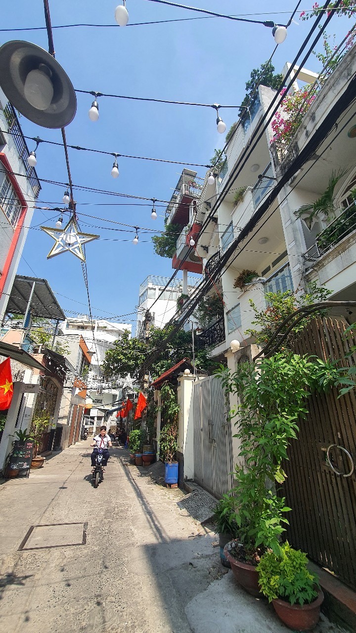 Nhà hẻm Trần Văn Đang, Quận 3, 60m² giá 6.9 tỷ - Nhà 2 mặt tiền kinh doanh tuyệt vời!