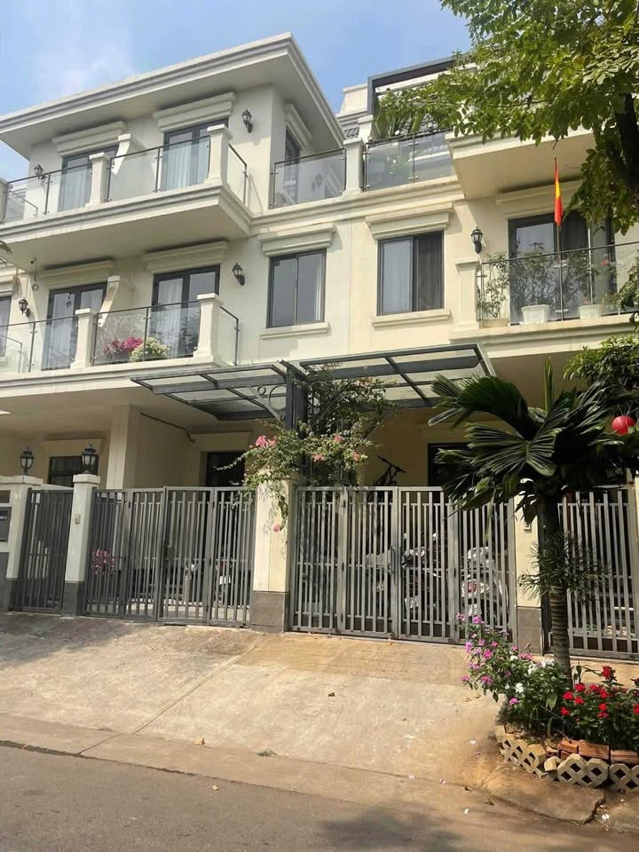 Bán nhà phố Lakeview City - 100m² - Giá 21 tỷ - Full nội thất, sẵn hợp đồng cho thuê