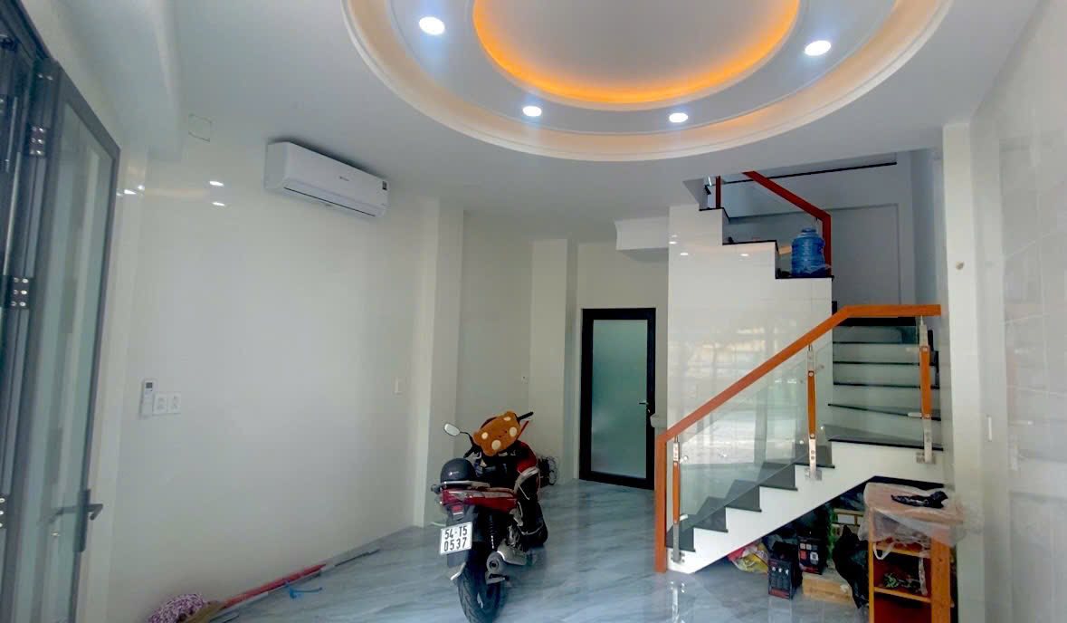 Nhà Cho Thuê Mặt Tiền Kinh Doanh Bờ Kè Hoang Sa, Quận Tân Bình - Diện Tích 35m², Giá 25 triệu/tháng