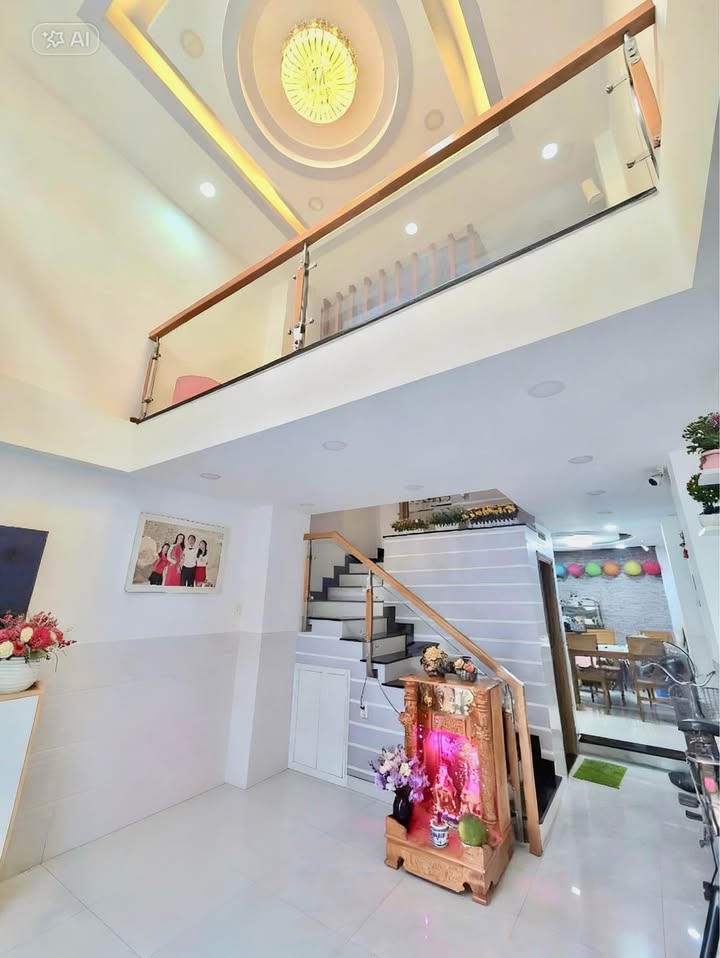 Nhà 5 Tầng Gò Vấp 42m² giá 6 tỷ - Tiện ích ngay gần chợ