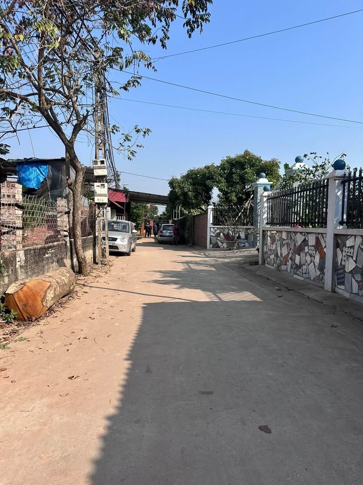 Lô đất Lương Phong 135m² giá 900 triệu - Sổ đỏ chính chủ, đầu tư sinh lời!