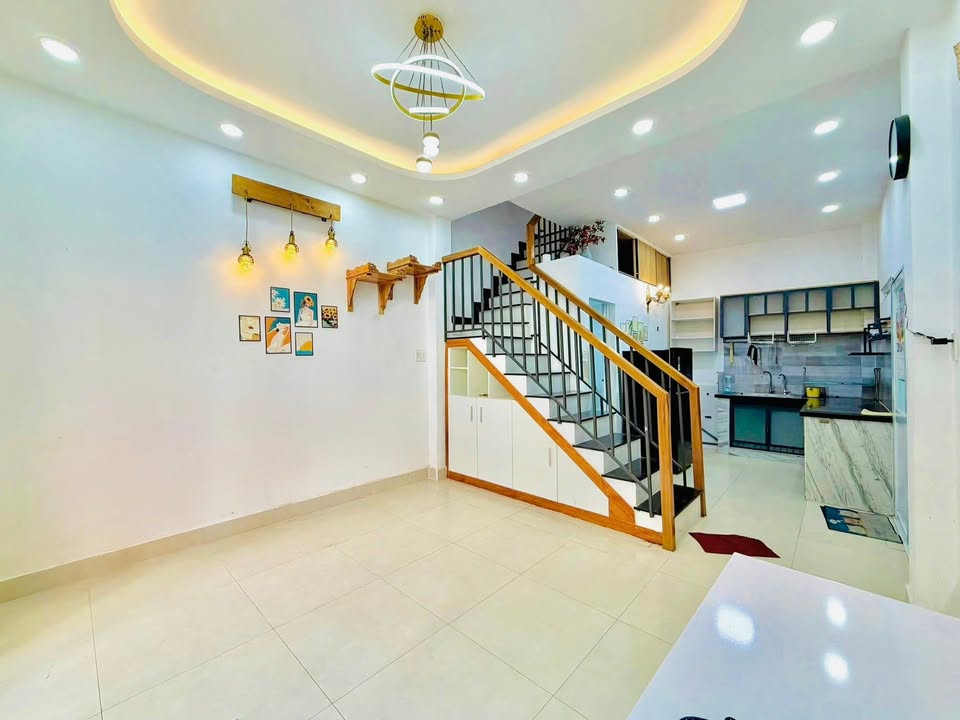 Nhà phố Khu D Bình Thạnh 32m² giá 4 tỷ - Đủ nội thất vào ở ngay!
