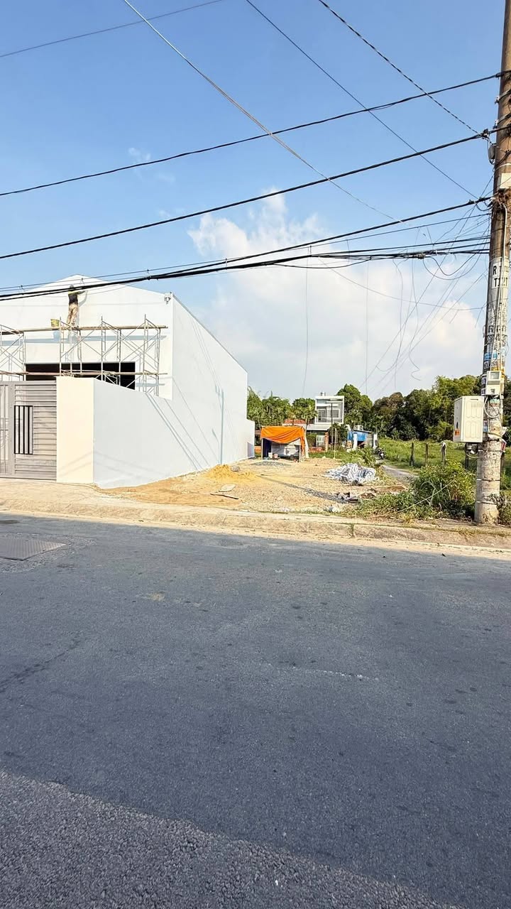 Đất thổ cư 226m² tại Thới Tam Thôn, Hóc Môn - Giá 7.5 tỷ, góc 2 mặt tiền!