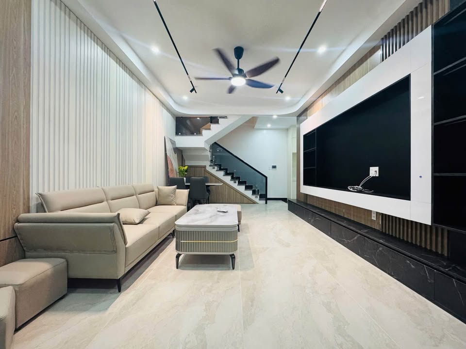 Nhà phố Trần Nguyên Hãn Hải Phòng 75m² giá 4.8 tỷ - Không gian sống lý tưởng!