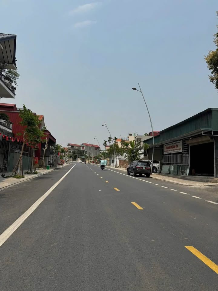 Đất thổ cư 110m² tại khu 8, Uông Bí - Giá chỉ 1.7 tỷ, vị trí đẹp, tiện ích đầy đủ!