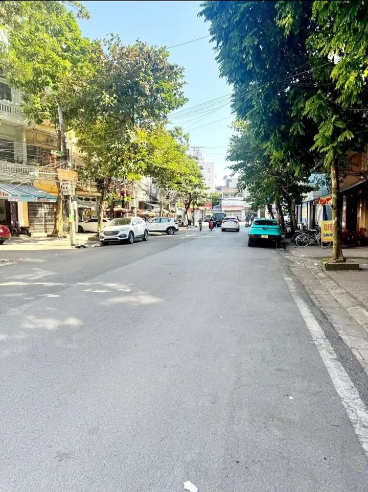 Nhà mặt đường Nguyễn Đức Thuận, 61m² giá 8.4 tỷ - Vị trí lô góc đắc địa!