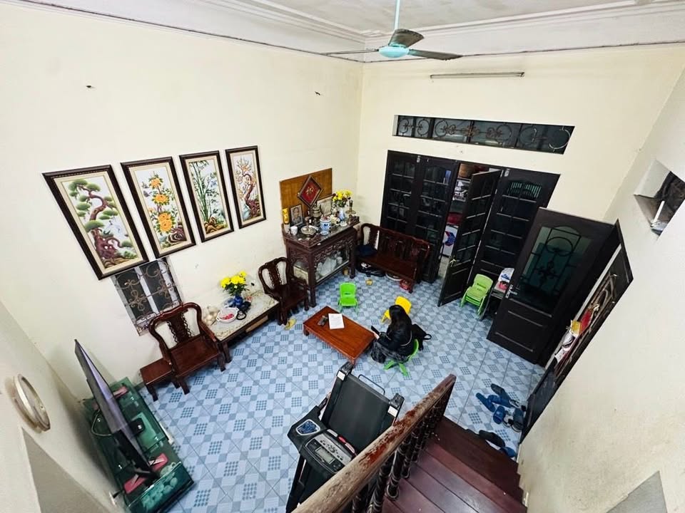 Nhà mặt tiền Lý Tưởng, Long Biên 53m² giá 8 tỷ - Cơ hội đầu tư hấp dẫn!