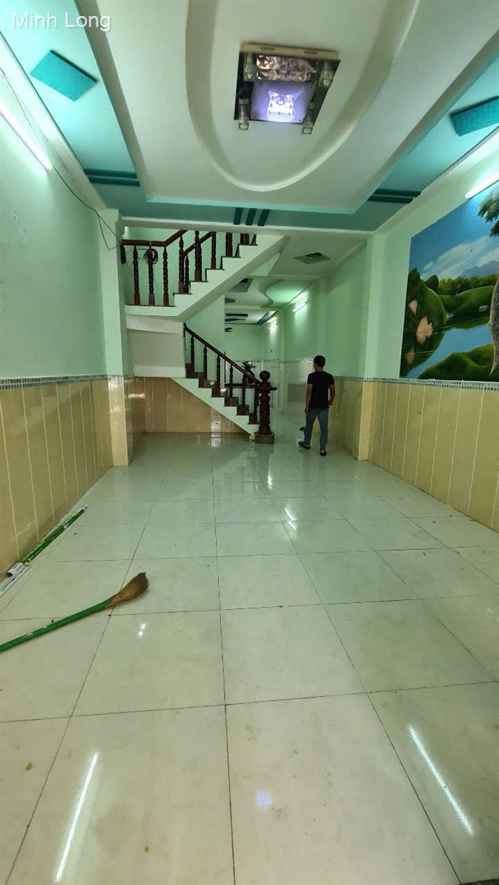 Nhà mặt tiền Song Hành, Quận 12 - Cho thuê 11 triệu/tháng - An ninh yên tĩnh!