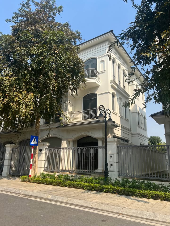 Biệt thự song lập Phong Lan, Vinhomes Star City 180m² giá 13.x tỷ - Sẵn sàng giao dịch ngay!