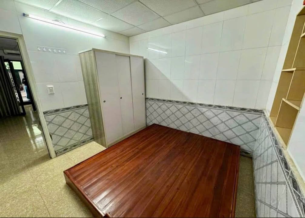 Nhà cấp 4 ngõ Quang Trung, Phủ Lý 44m² giá 1 tỷ - Mặt tiền rộng, sẵn sàng ở ngay!