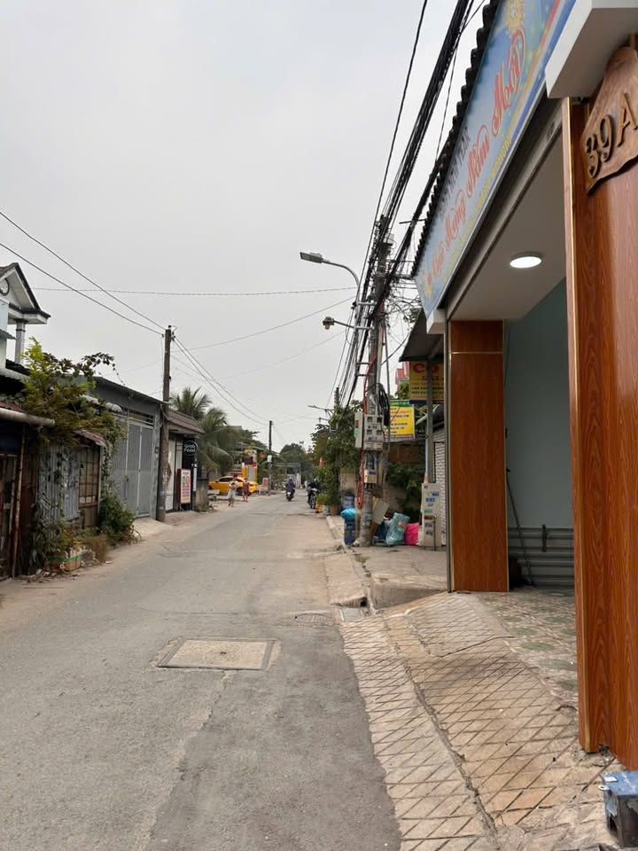 Nhà phố 2 tầng Tân Đông Hiệp, Dĩ An 100m² giá 6.25 tỷ - Kinh doanh sầm uất!