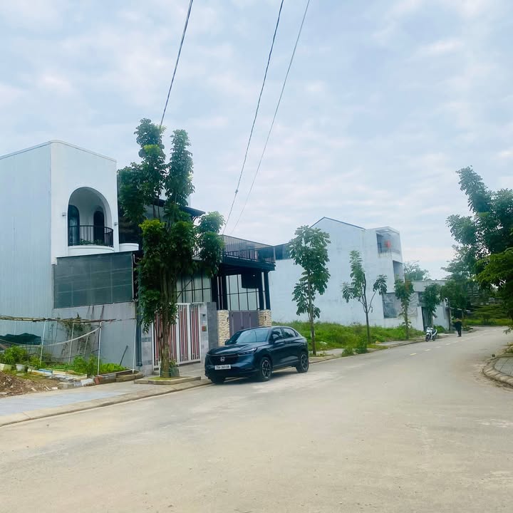 Đất đẹp view Đà Lạt 100m² giá 3.x tỷ - An cư lý tưởng tại KQH Bàu Vá!