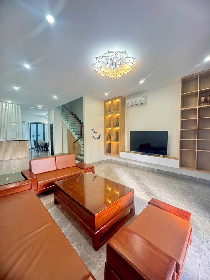 Nhà nguyên căn tại The Capella, Nha Trang 270m² giá 20 triệu - Không gian thoáng đãng, yên tĩnh!
