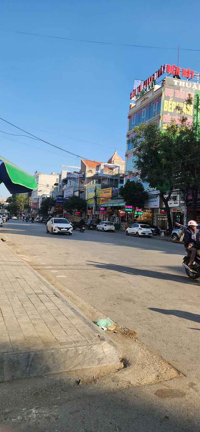 Bán nhà mặt phố Nguyễn Trãi, Thanh Hóa 73m² - Vị trí đắc địa, gần chợ Tây Thành!