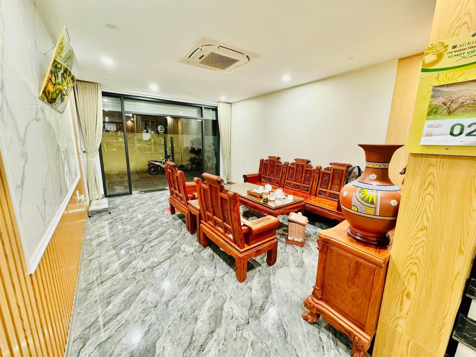 Nhà 5 tầng Phố Tây Hồ 68m² giá 11.5 tỷ - Sẵn sàng giao dịch ngay!