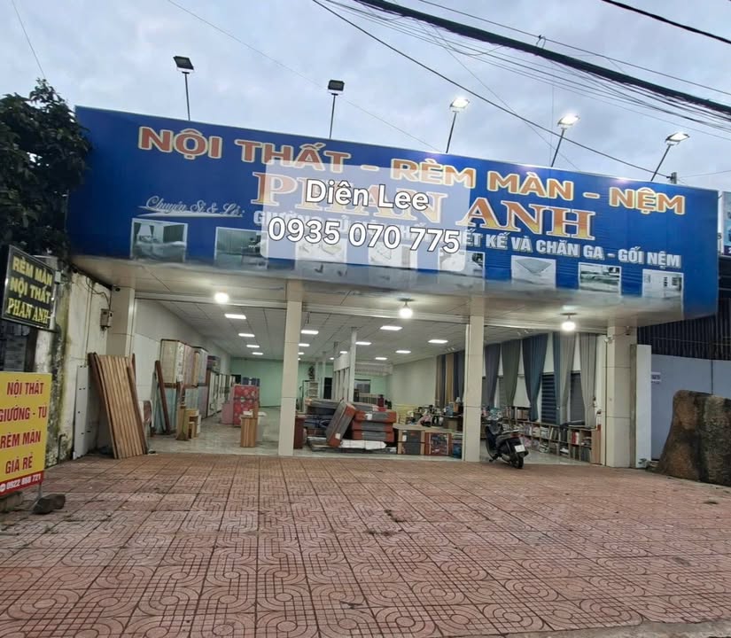 Mặt bằng kinh doanh cho thuê tại Phạm Văn Đồng, 300m², giá 18 triệu - Kinh doanh mọi ngành nghề!