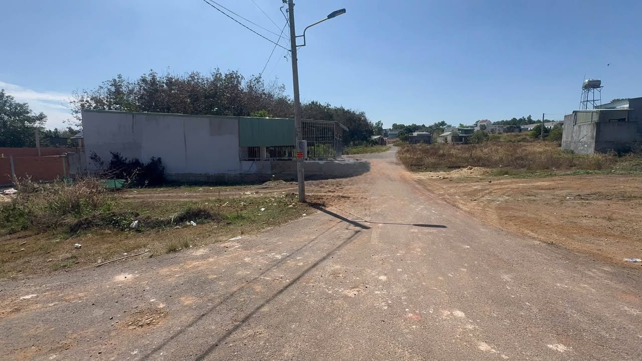 Đất nền lô góc 2 mặt tiền KDC Phượng Hoàng 175m² giá chỉ 1.15 tỷ - Cơ hội đầu tư tuyệt vời!