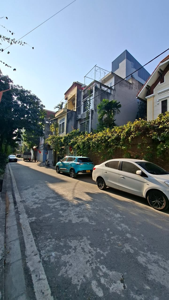 Đất phố Tư Đình - Cổ Linh 80m² - Sổ đỏ chính chủ, giao dịch ngay!