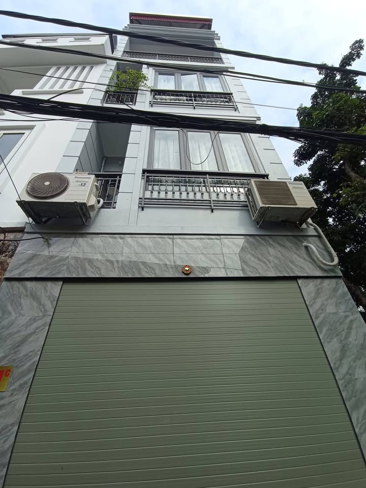 Nhà riêng tại Việt Hưng, Long Biên 32m² giá 6 tỷ - Chính chủ bán gấp trước Tết!