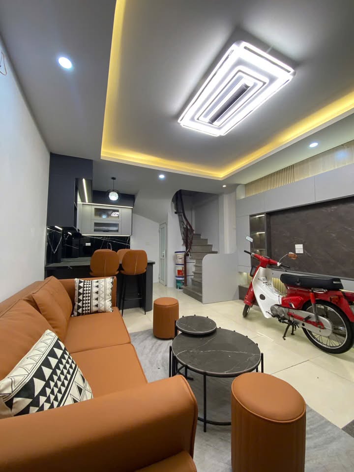 Nhà đẹp Ngọc Thụy 30m² giá 7 tỷ - Không gian sống lý tưởng!