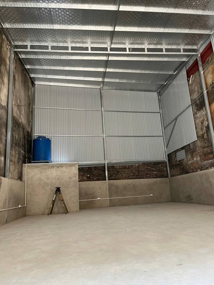 Cho thuê kho tại Khuyến Lương - Hoàng Mai 100m² - Mặt tiền rộng, dễ bố trí!