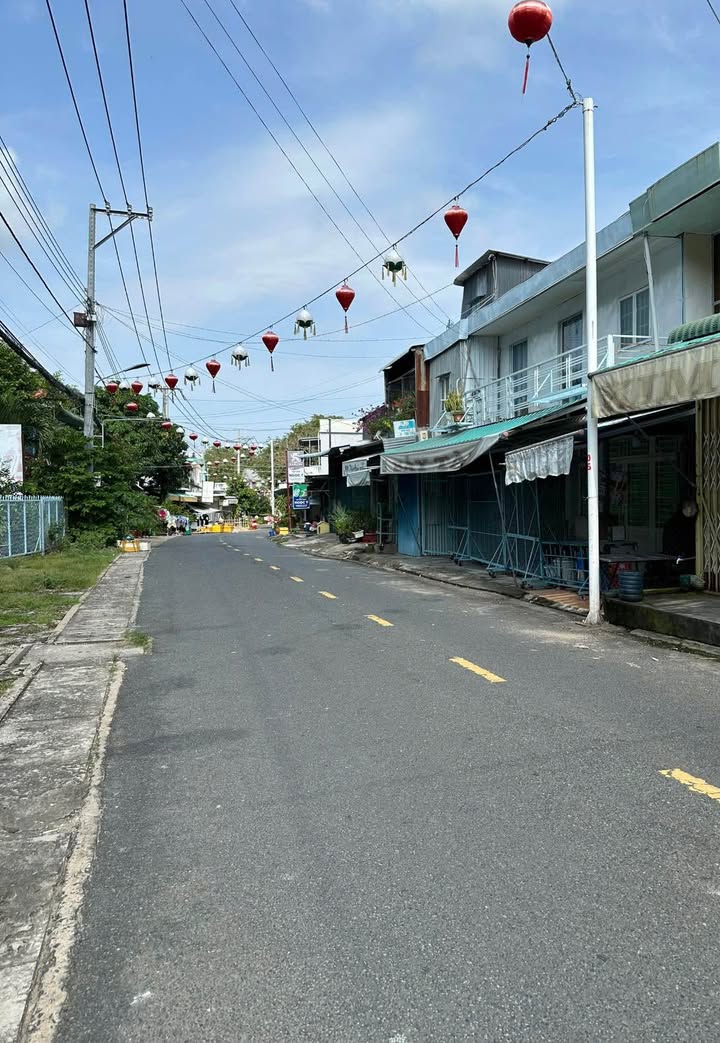 Bán nhà mặt tiền Phạm Văn Bạch, Châu Đốc 140.6m² giá 4 tỷ - Vị trí kinh doanh đắc địa!