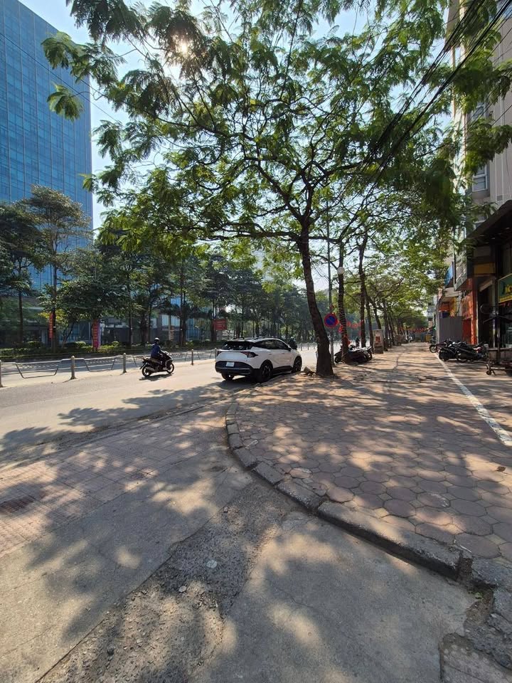 Bán đất tặng nhà 2 tầng Phường Xuân La, Quận Tây Hồ 31m² giá 8 tỷ - Vị trí thoáng, ngõ thông thoáng đãng!