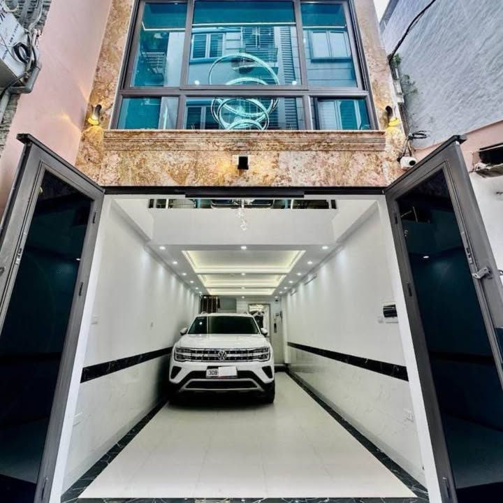 Nhà đẹp Đông Thắng 45m² giá 11 tỷ - Full nội thất, ô tô vào nhà!