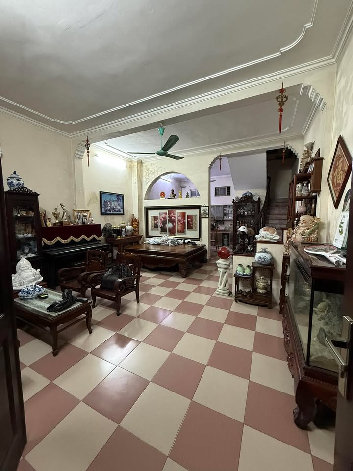 Nhà riêng 3 tầng Trần Duy Hưng 62m² giá 28 tỷ - Ô tô vào tận nhà!