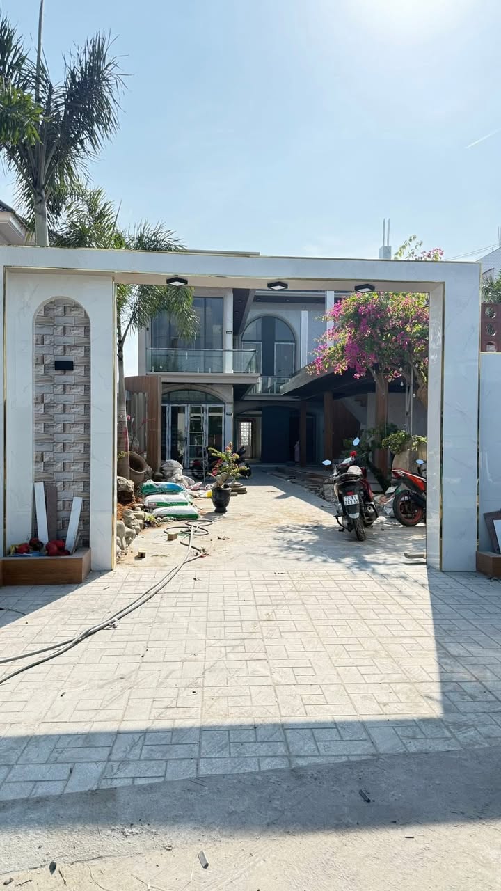 Biệt thự Vila Hải Lâm, Long Đất 400m² giá 7.5 tỷ - Phong thủy vượng khí!