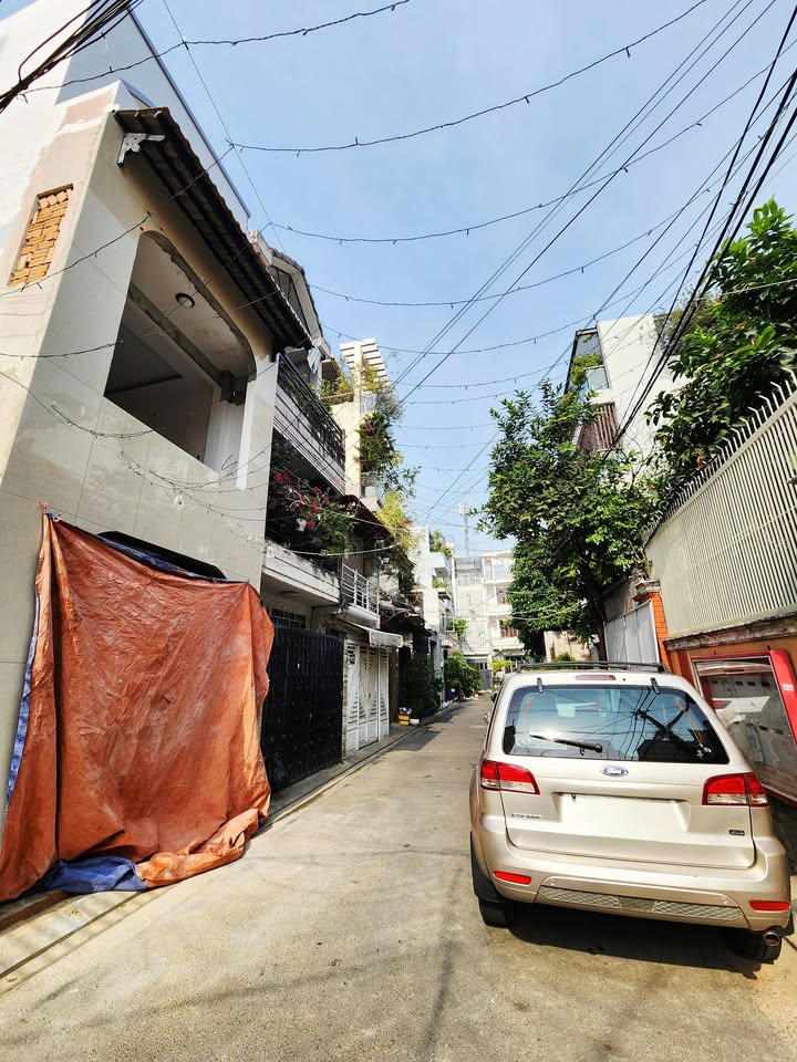 Nhà phố Lê Văn Sỹ, Tân Bình 105m² giá thỏa thuận - Ô tô thoải mái vào tận nhà!